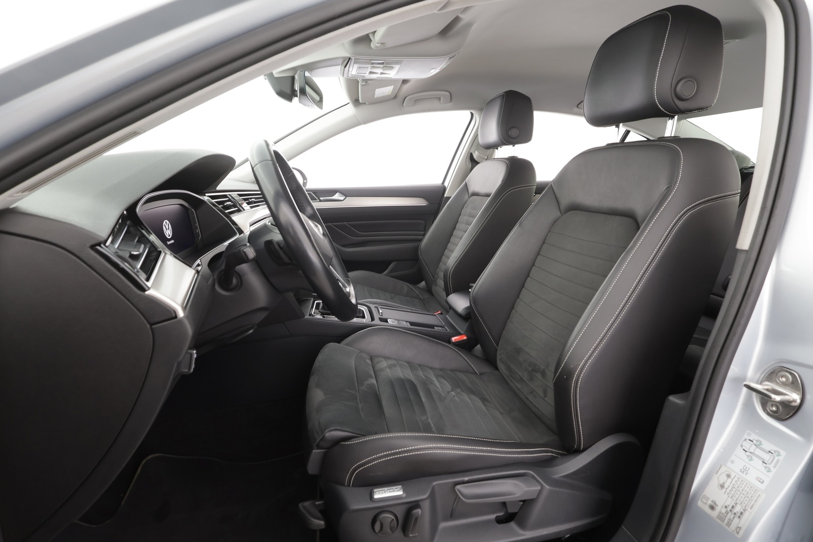 VOLKSWAGEN Passat 2022