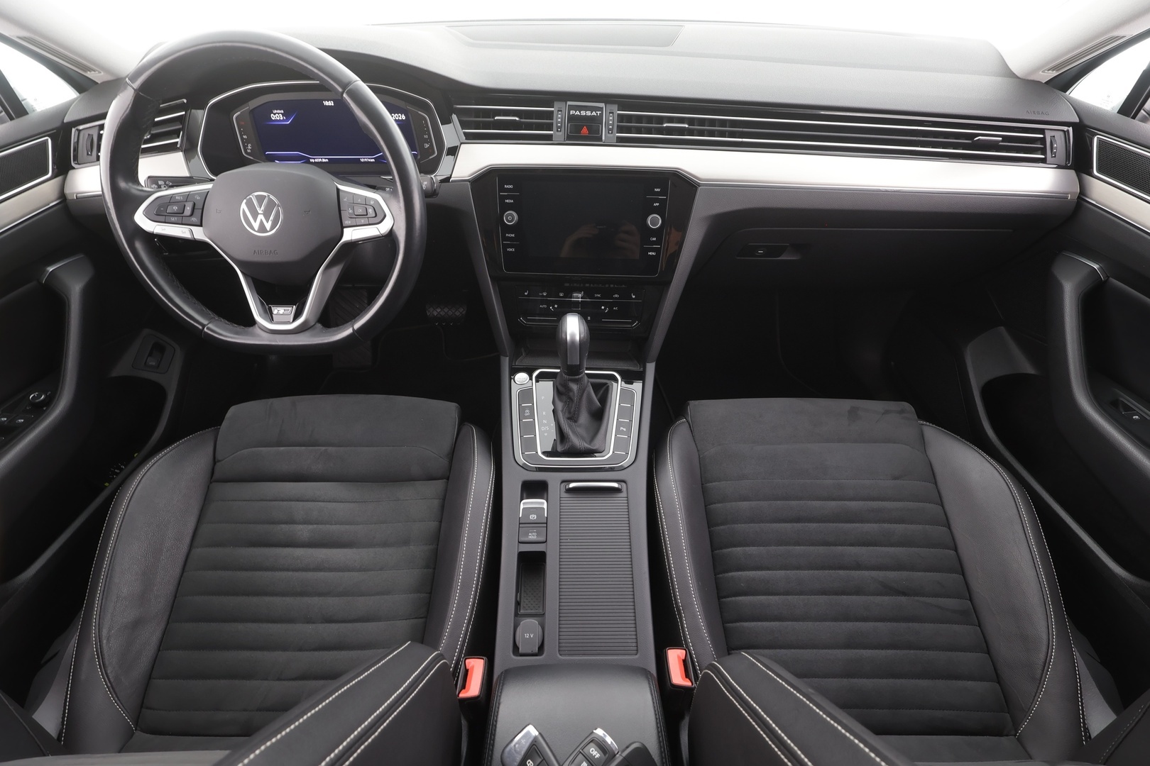 VOLKSWAGEN Passat 2022
