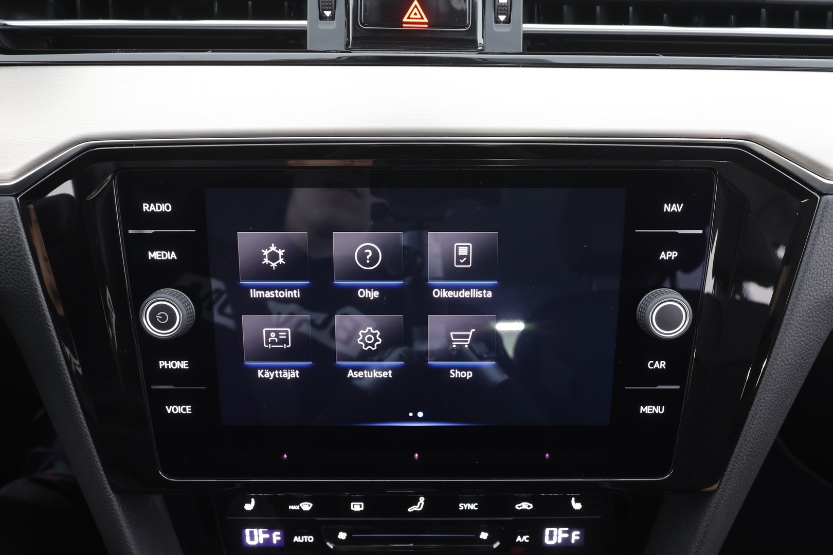 VOLKSWAGEN Passat 2022