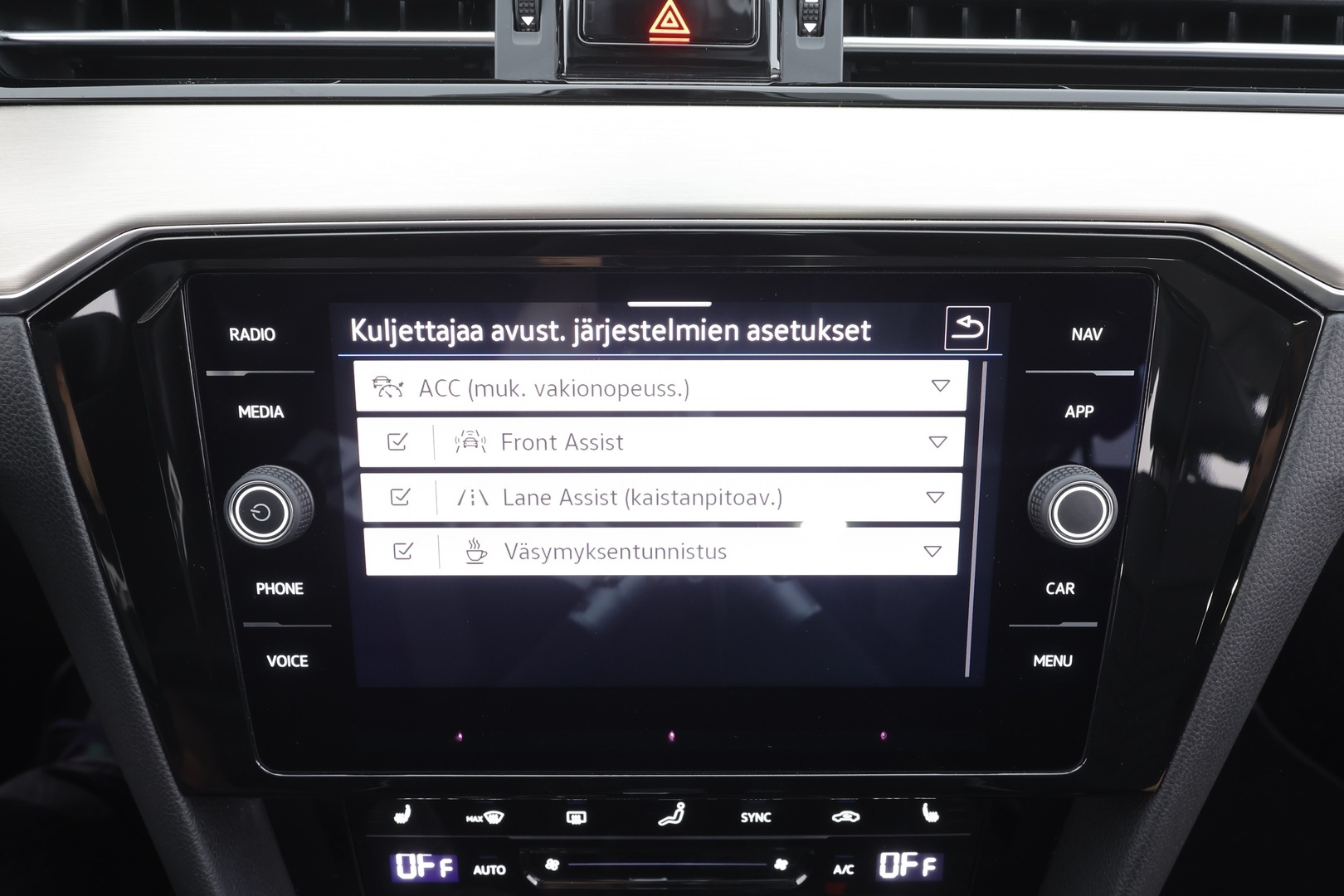 VOLKSWAGEN Passat 2022