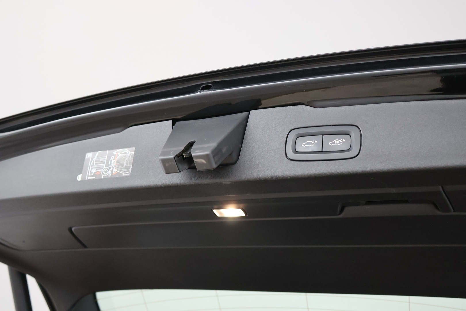 VOLVO V60 2020