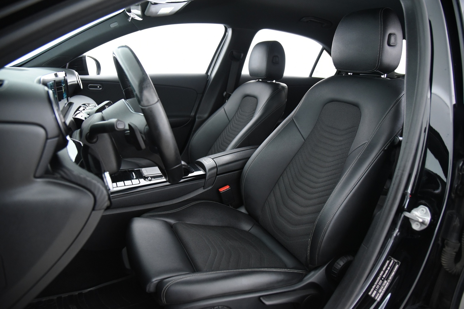 MERCEDES-BENZ A 2021