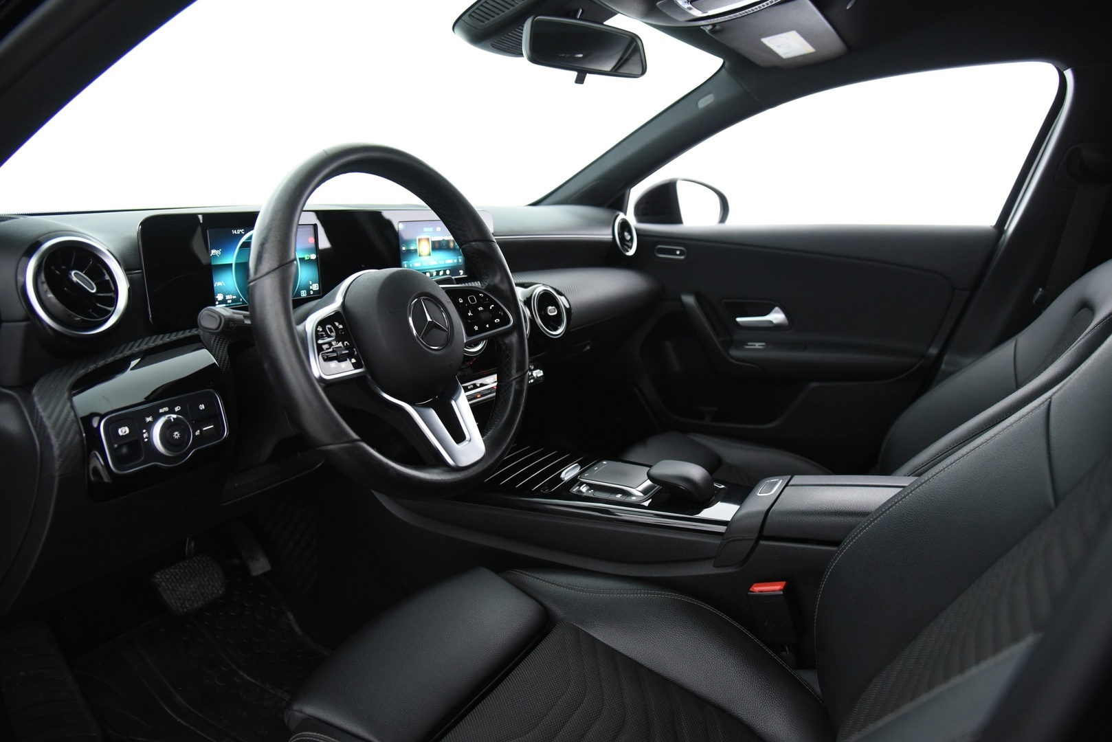 MERCEDES-BENZ A 2021