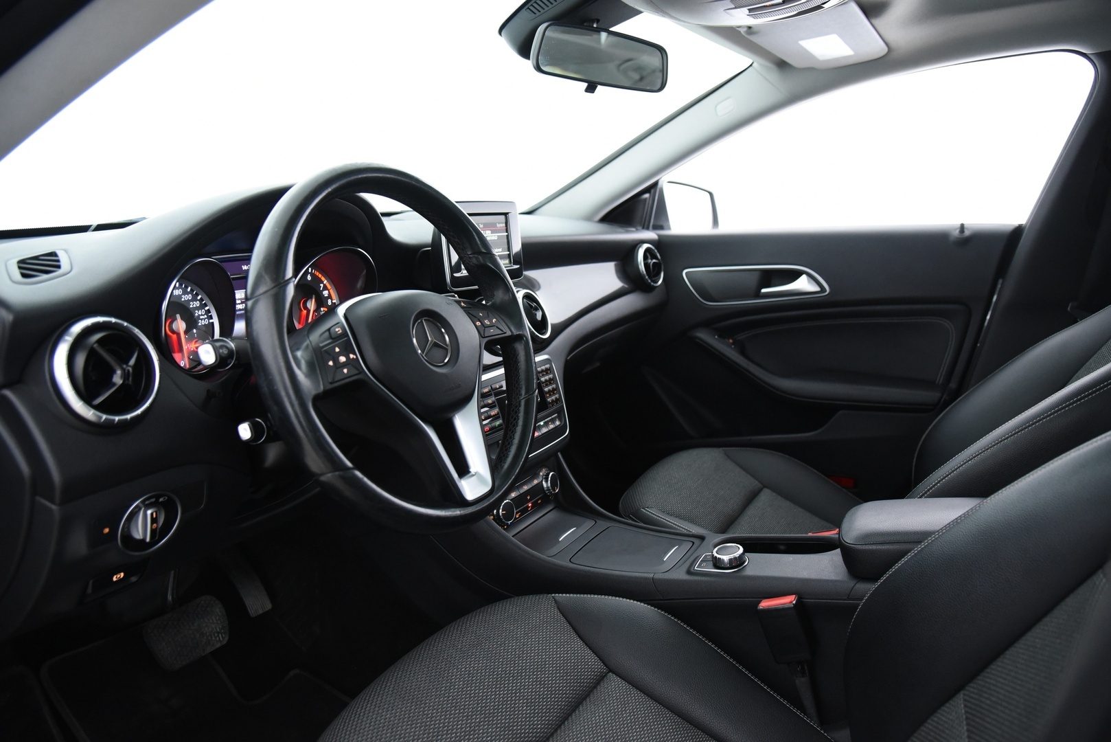 MERCEDES-BENZ CLA 2014