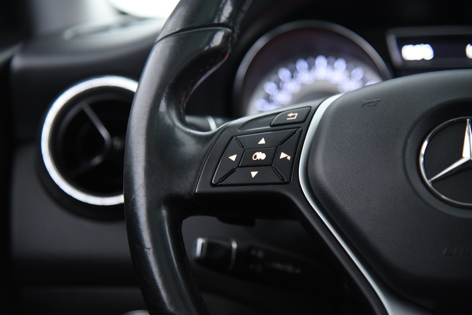 MERCEDES-BENZ CLA 2014