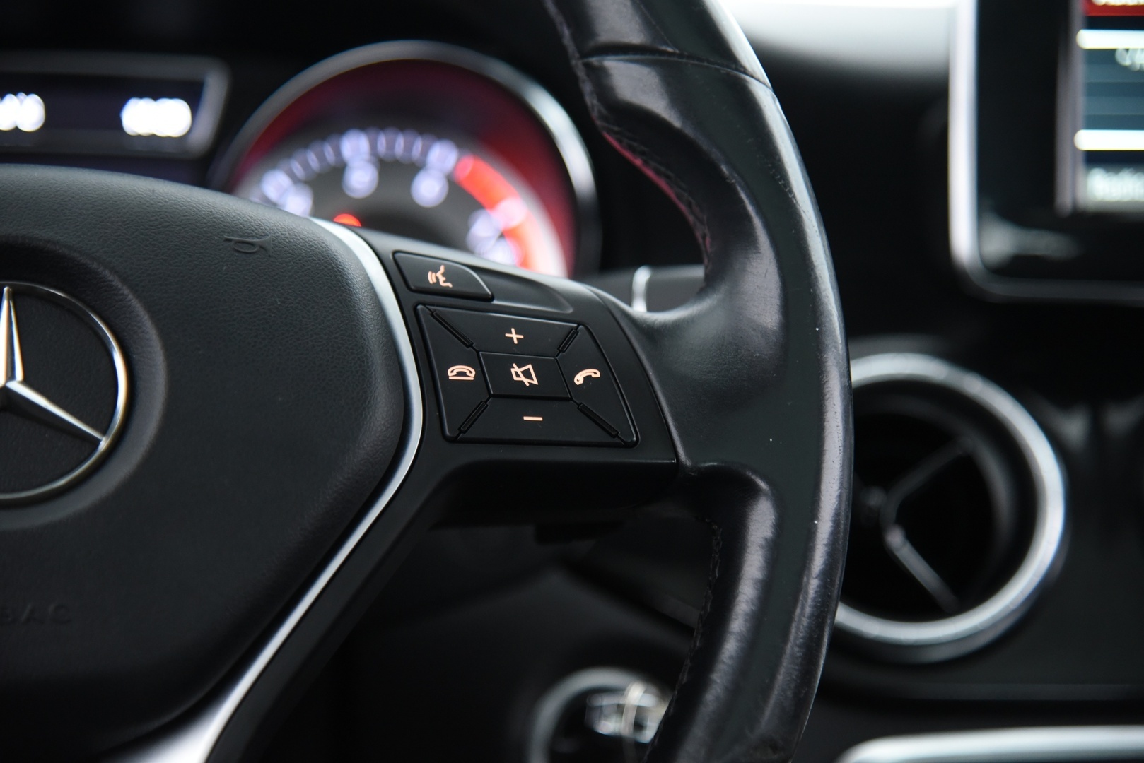 MERCEDES-BENZ CLA 2014