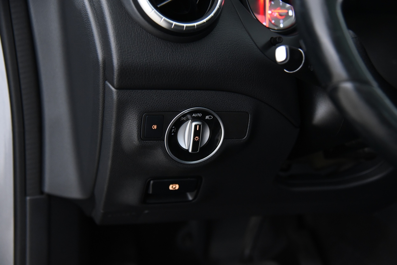 MERCEDES-BENZ CLA 2014