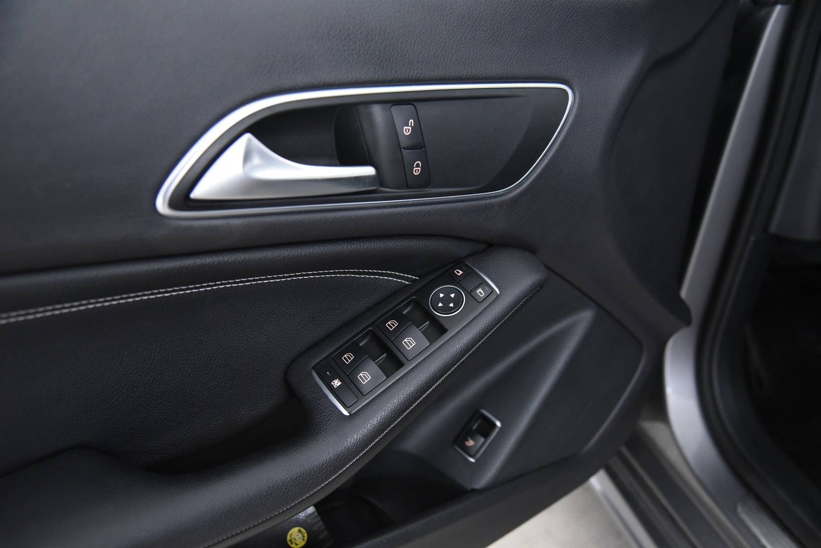 MERCEDES-BENZ CLA 2014