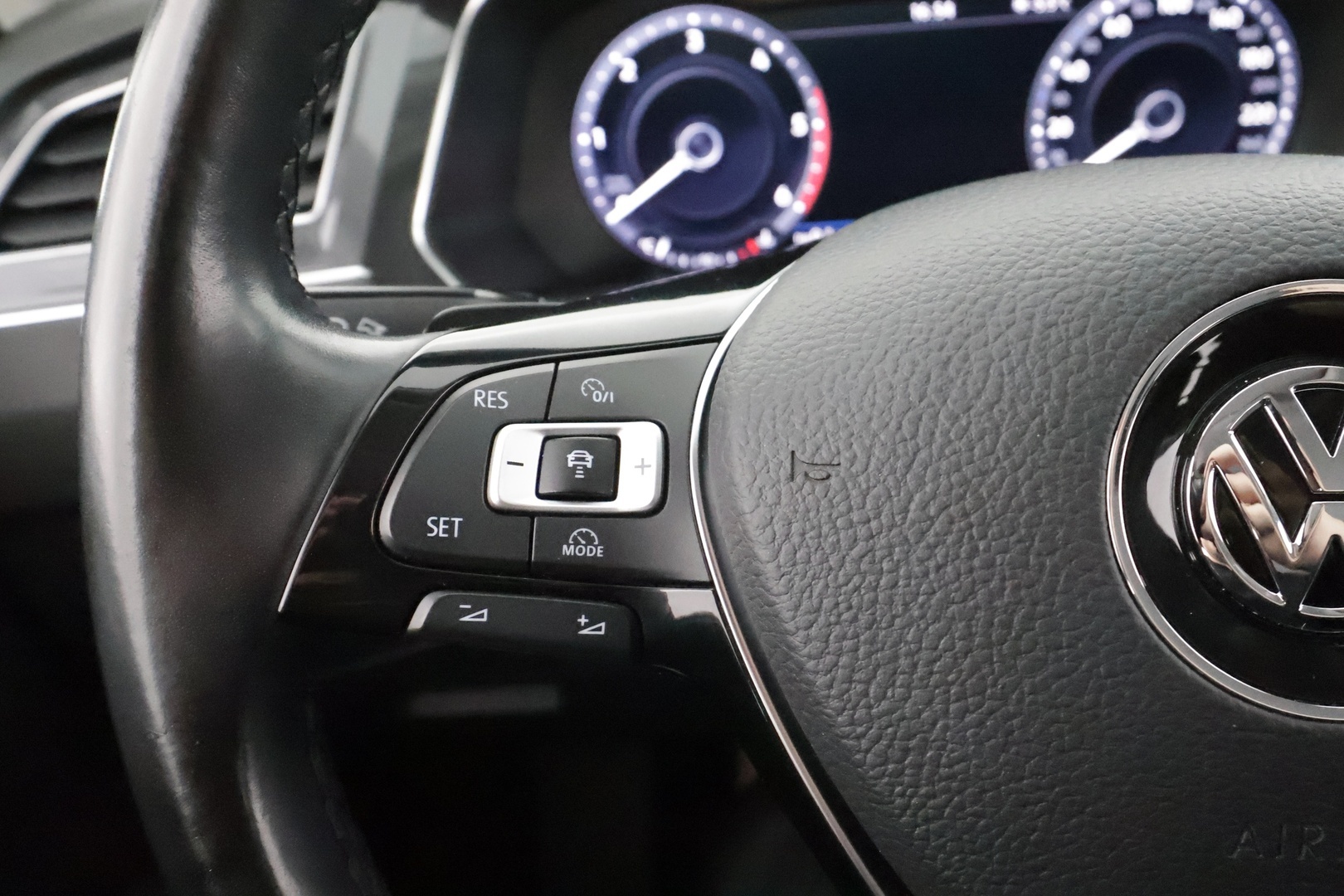 VOLKSWAGEN Tiguan 2017