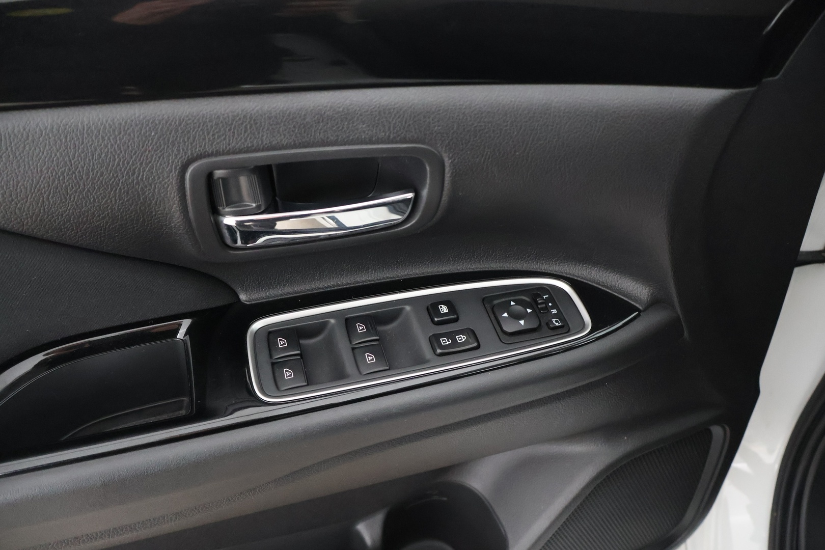 MITSUBISHI Outlander PHEV 2021