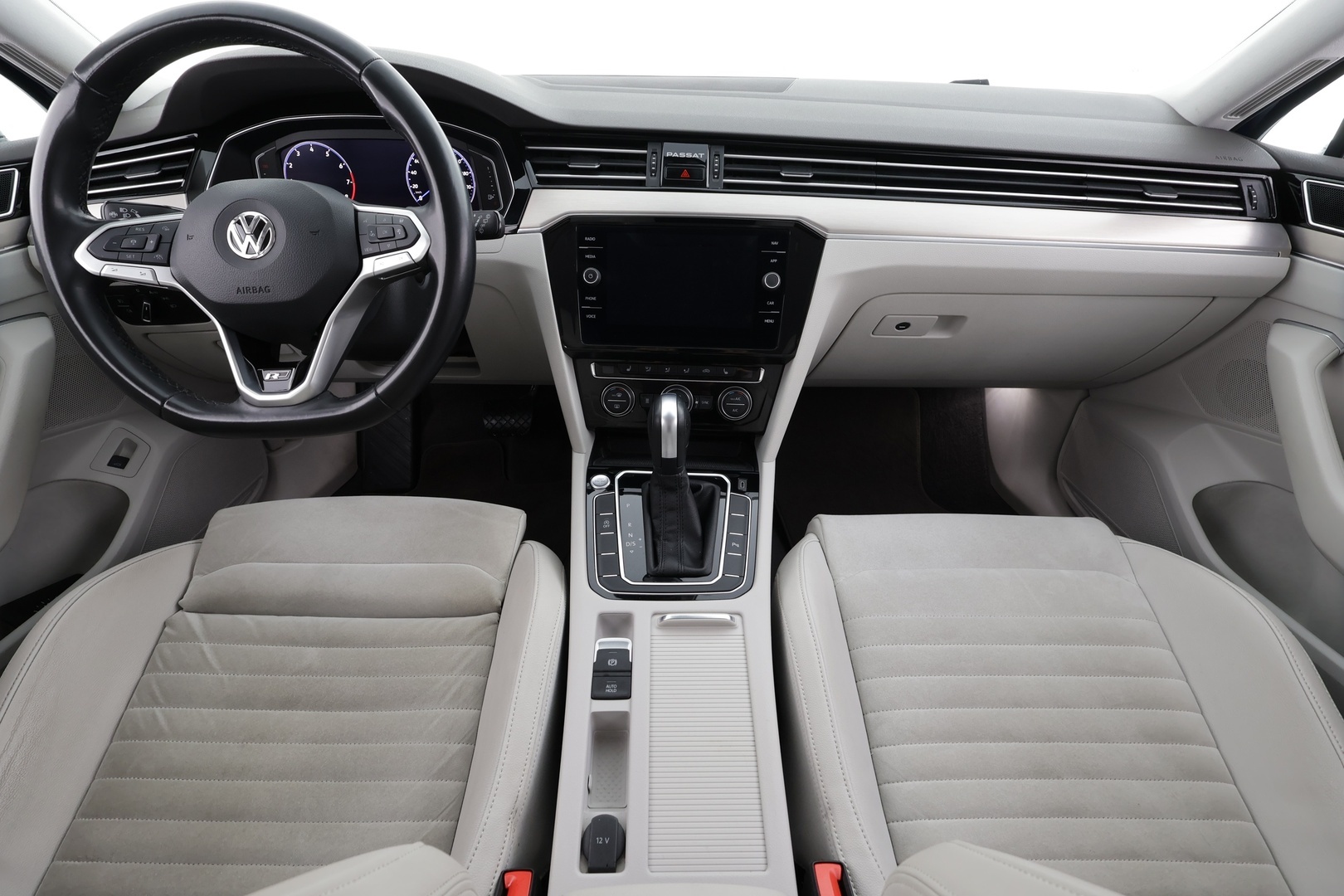 VOLKSWAGEN Passat 2020