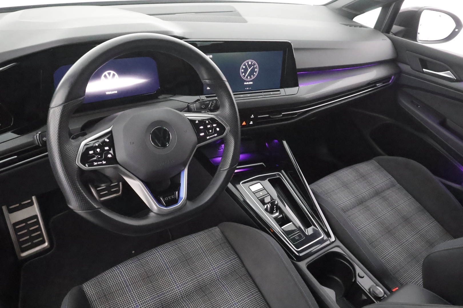 VOLKSWAGEN Golf 2023