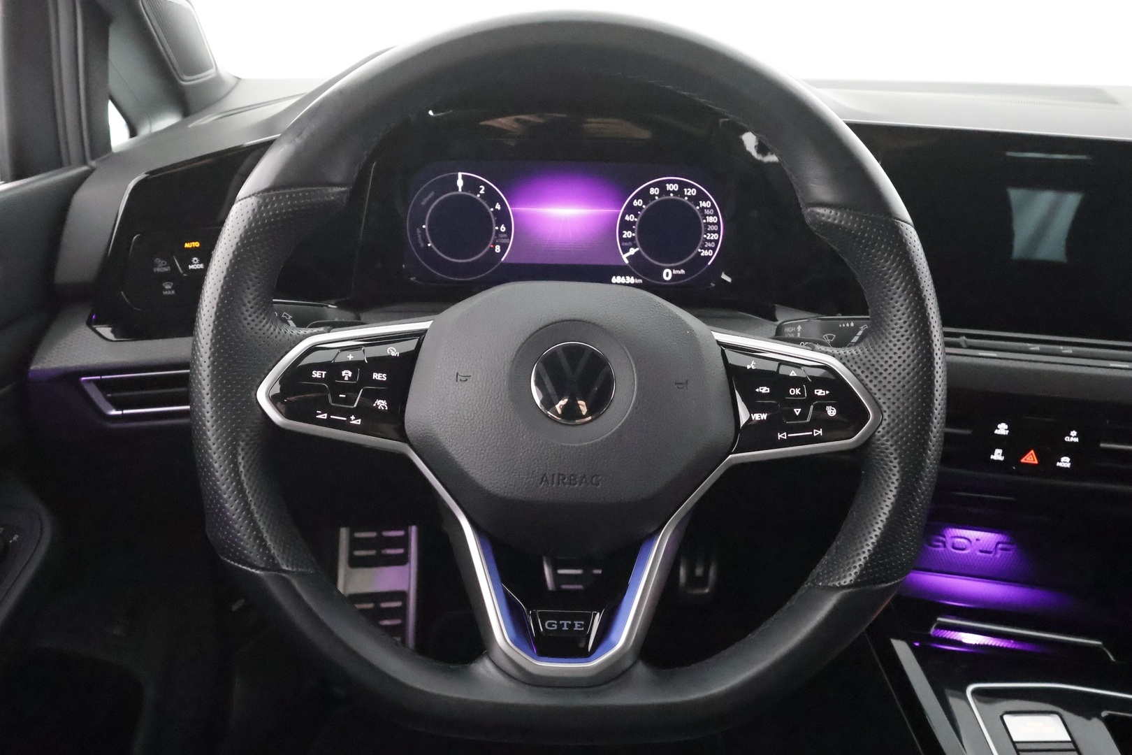 VOLKSWAGEN Golf 2023