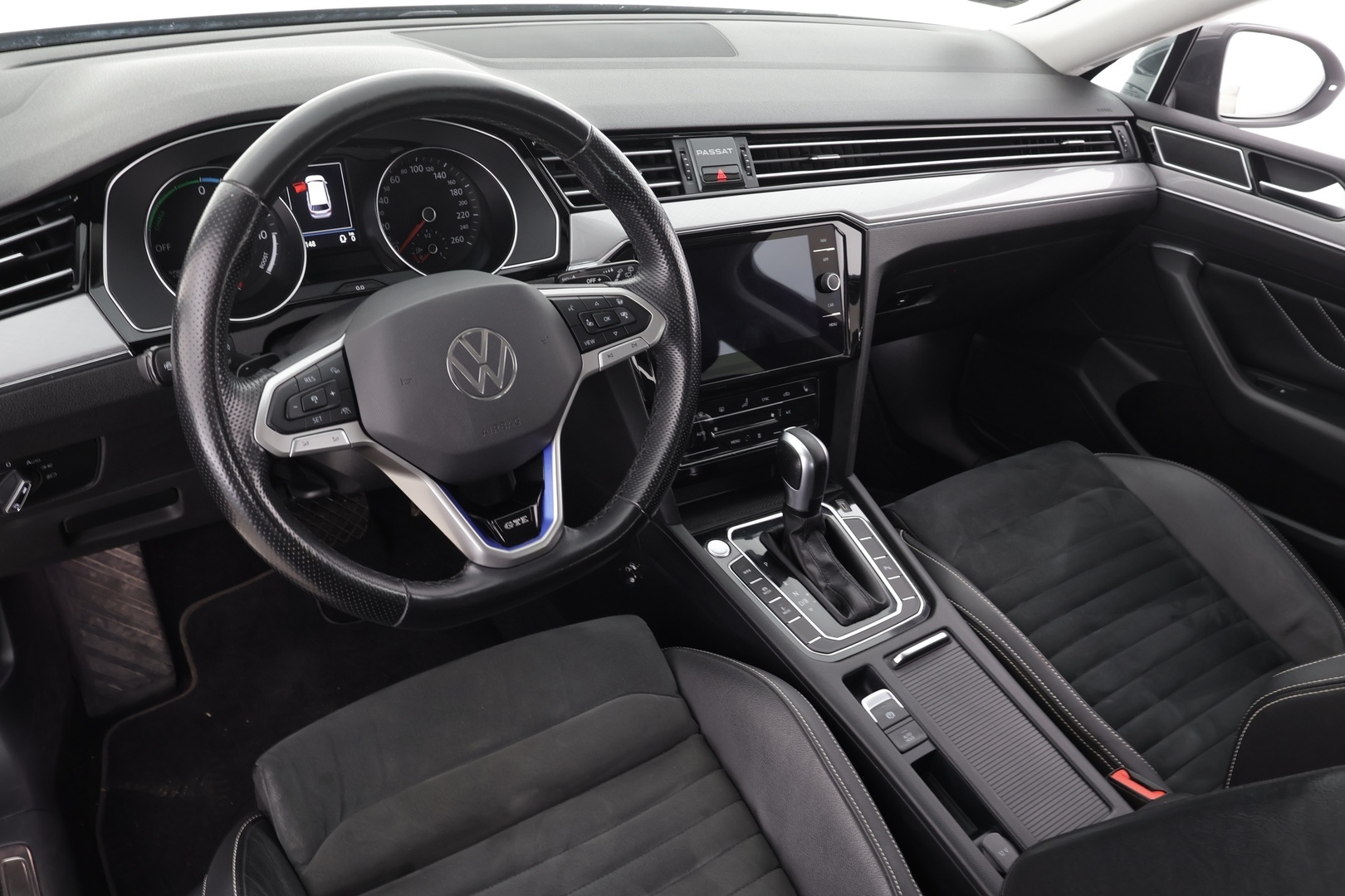 VOLKSWAGEN Passat 2021