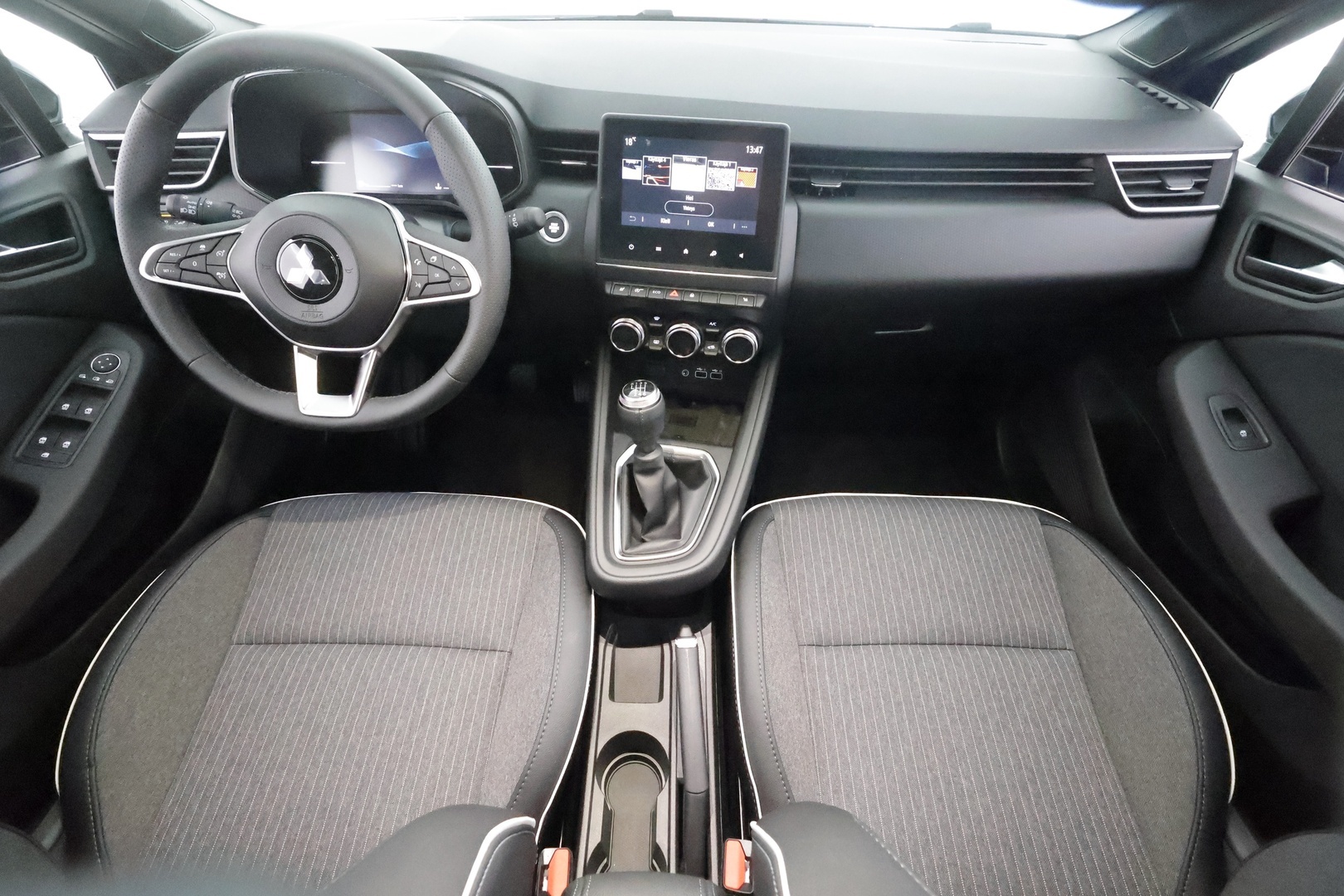 MITSUBISHI Colt 2026