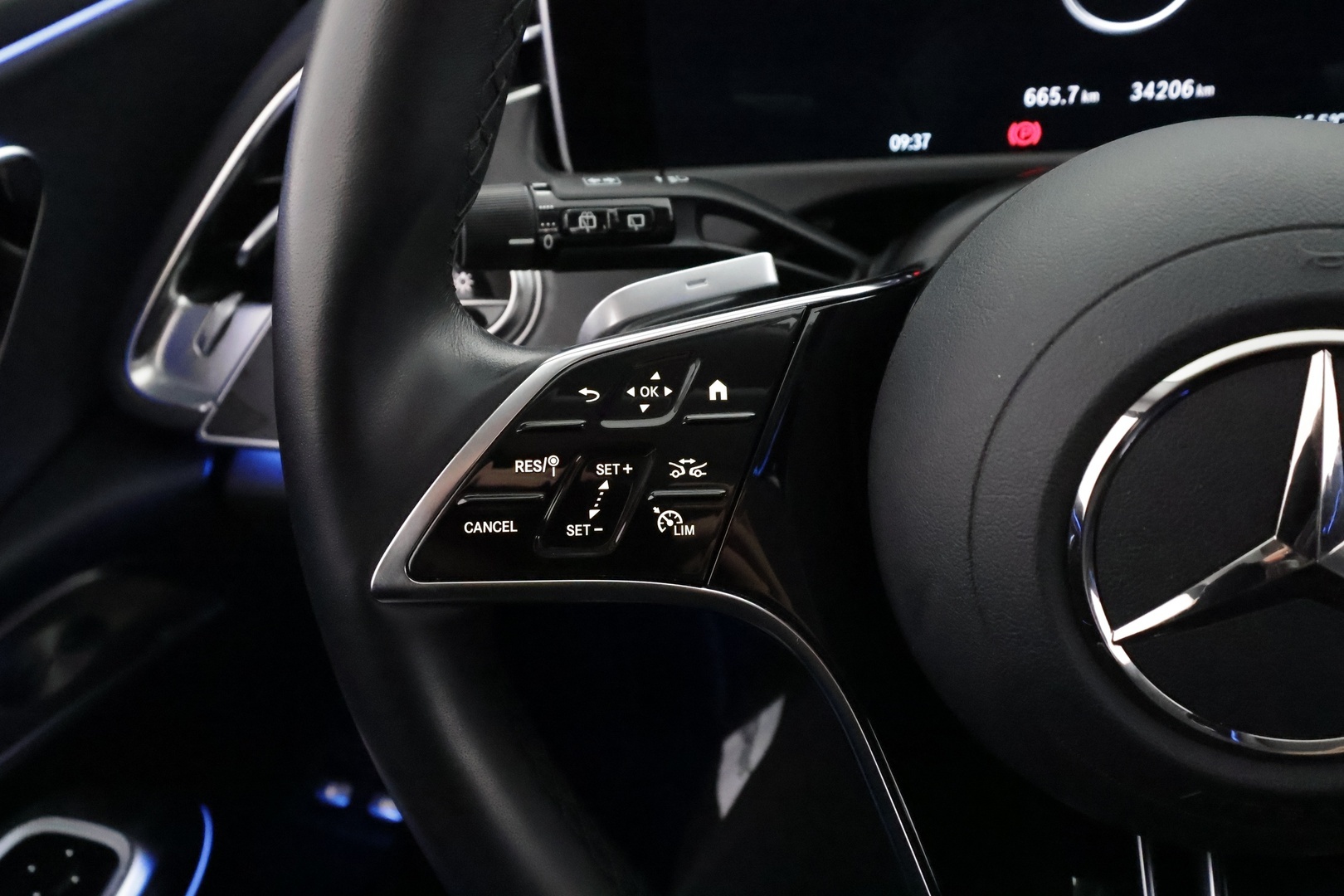 MERCEDES-BENZ E 2025