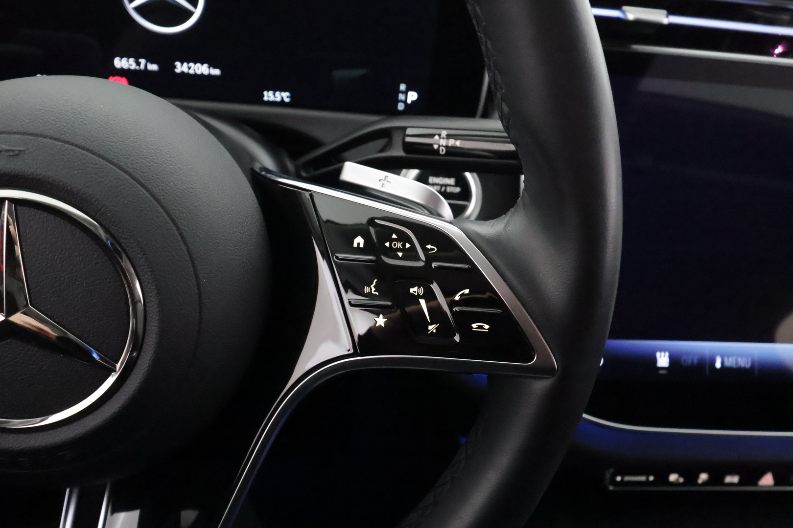 MERCEDES-BENZ E 2025