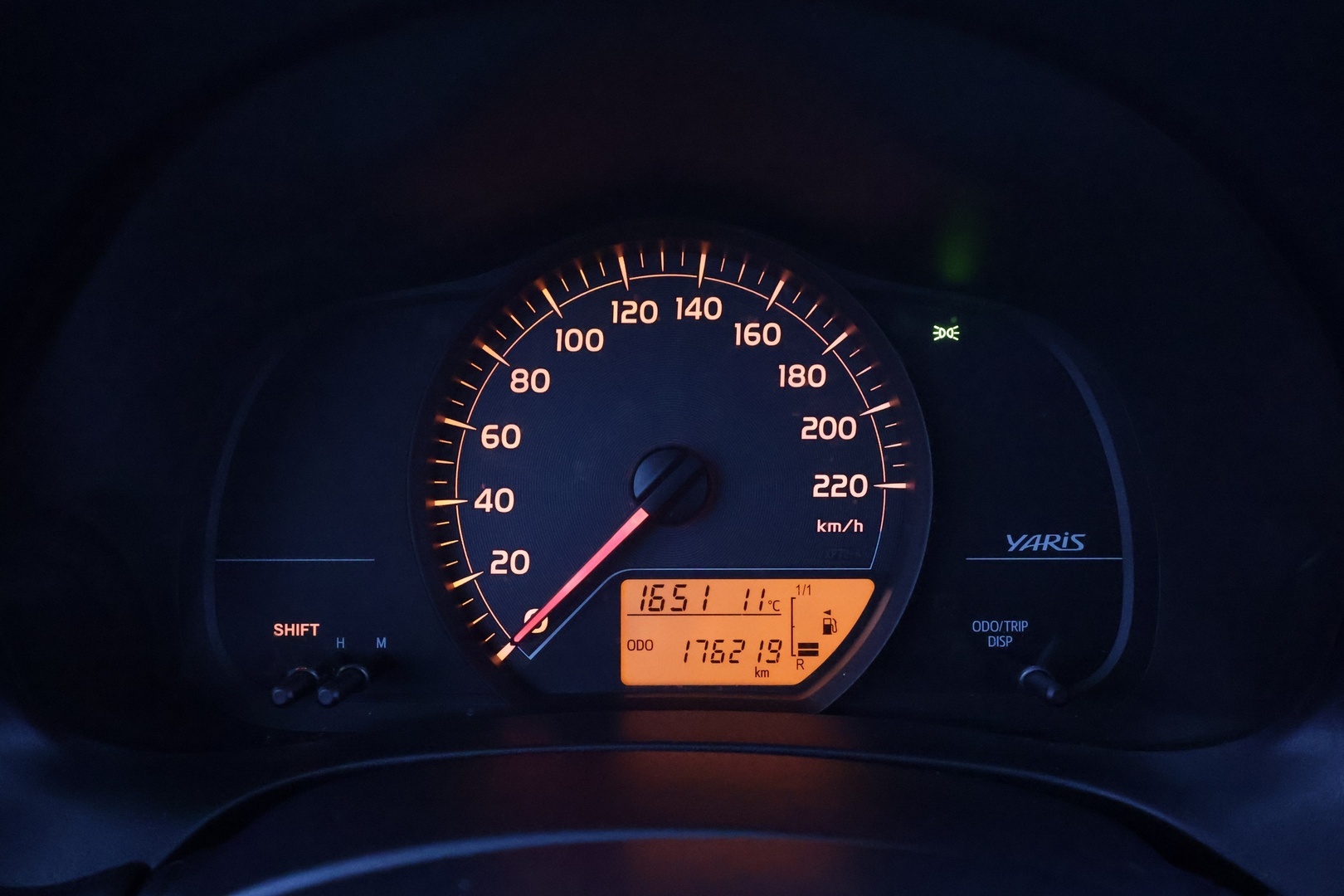 TOYOTA Yaris 2015
