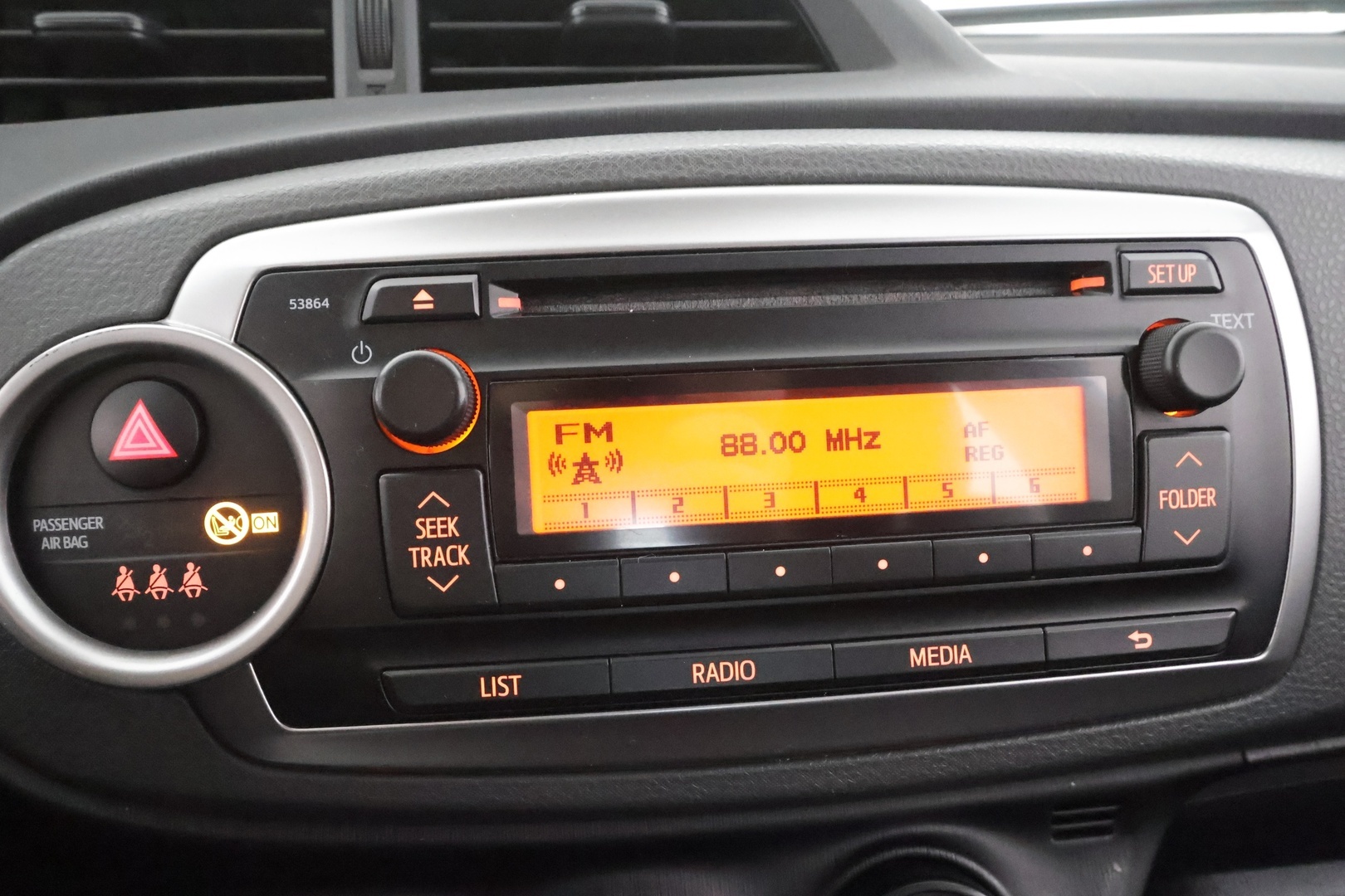 TOYOTA Yaris 2015