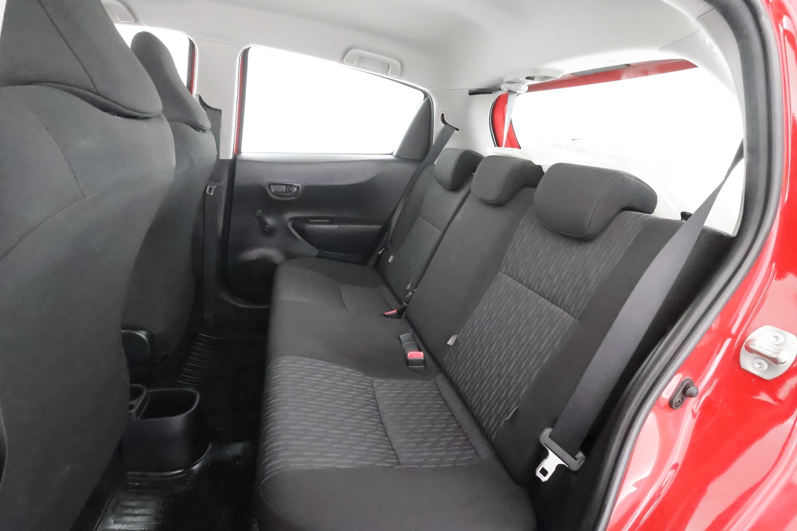 TOYOTA Yaris 2015
