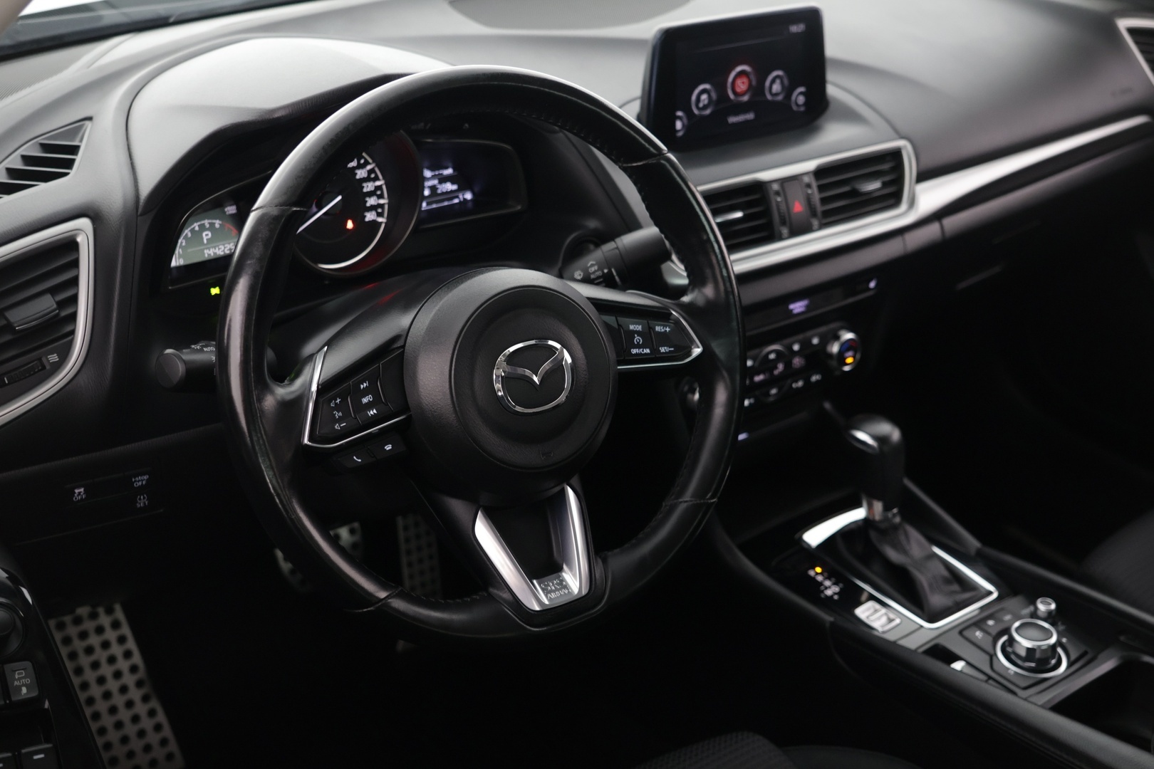 MAZDA 3 2017