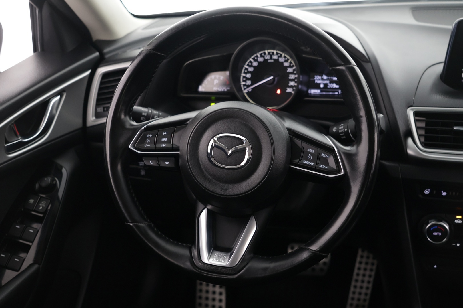 MAZDA 3 2017