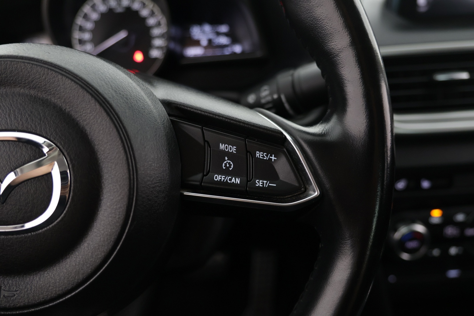 MAZDA 3 2017