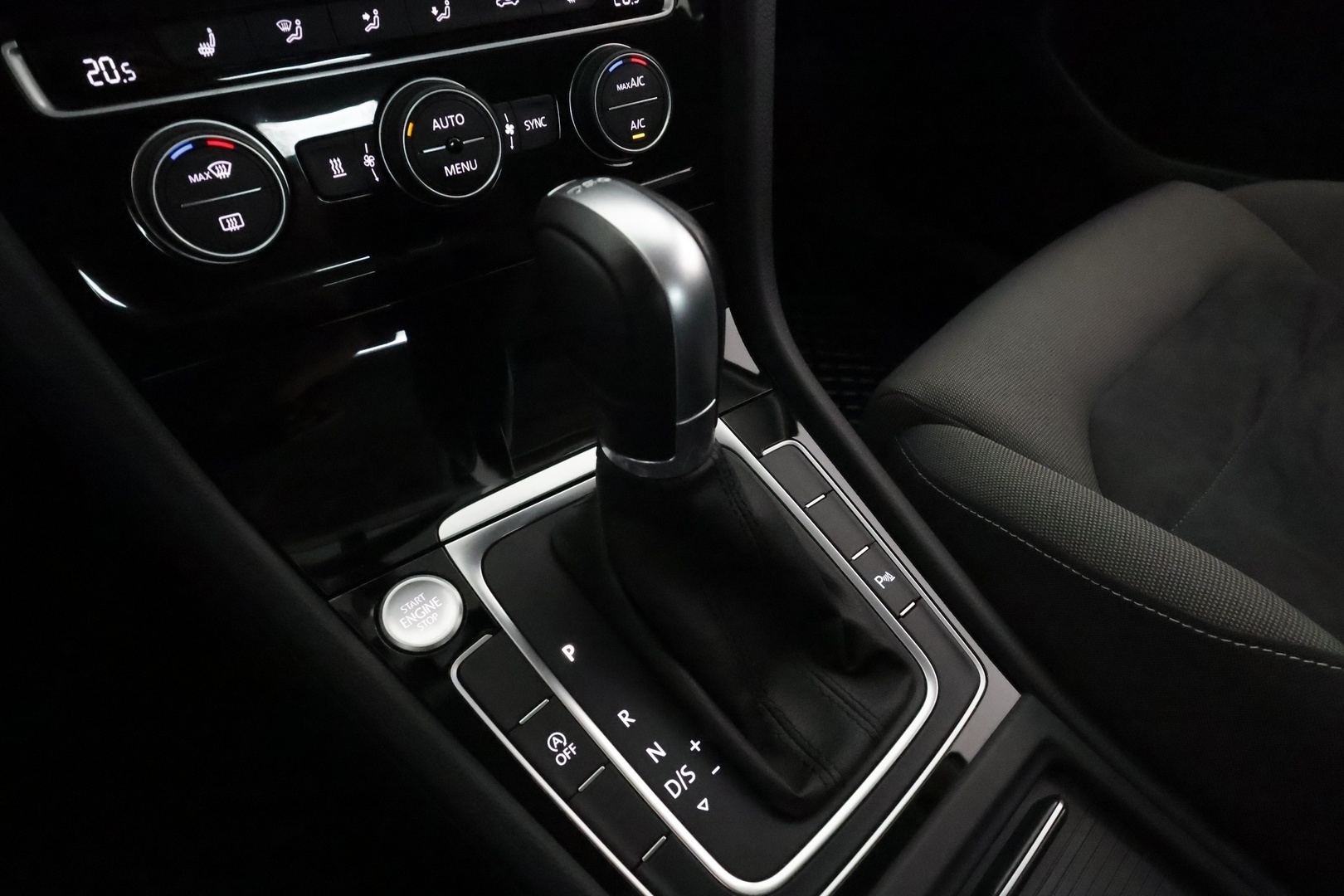 VOLKSWAGEN Golf 2019