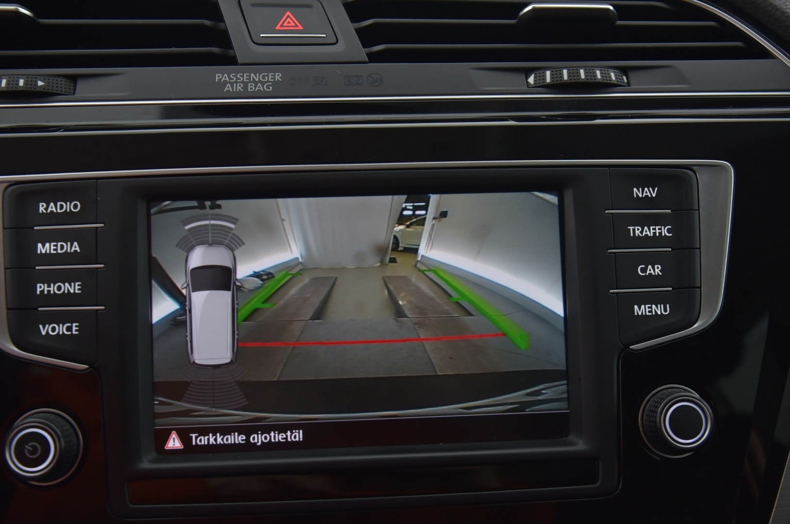 VOLKSWAGEN Touran 2016