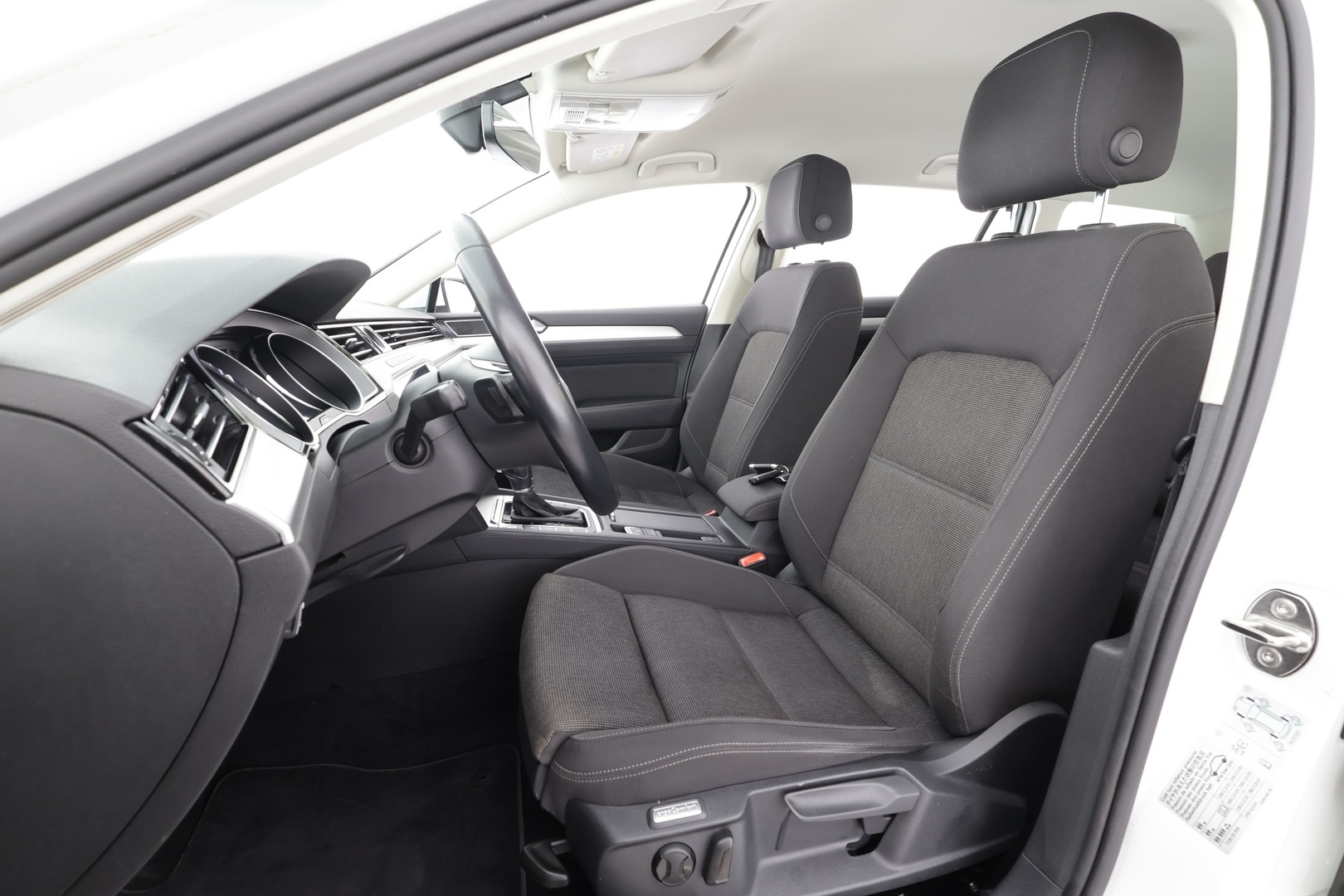 VOLKSWAGEN Passat 2019