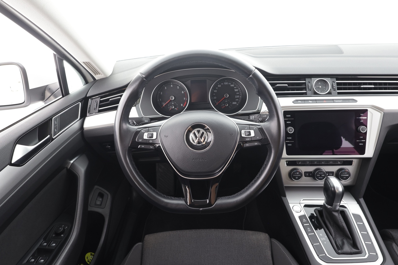 VOLKSWAGEN Passat 2019