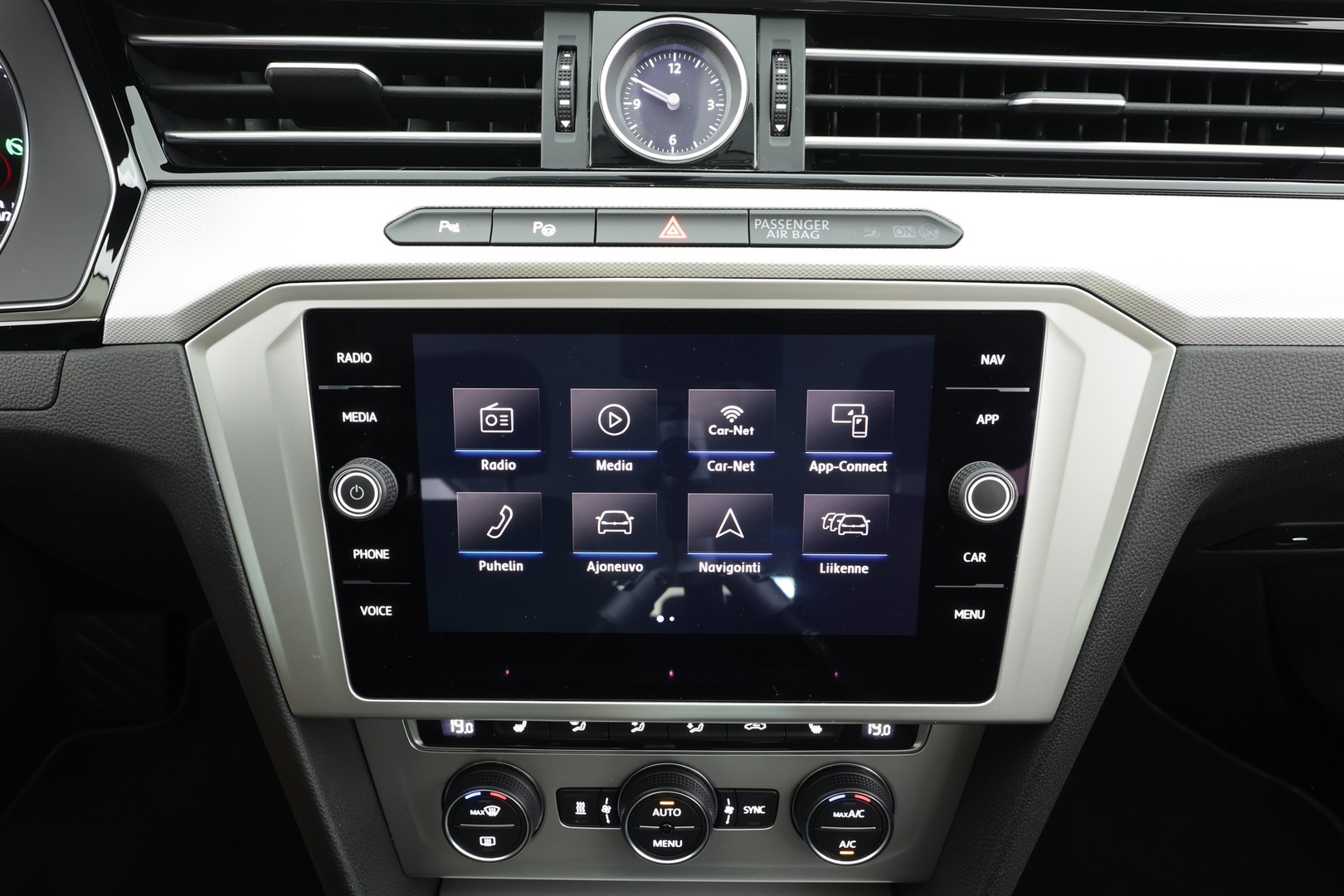 VOLKSWAGEN Passat 2019