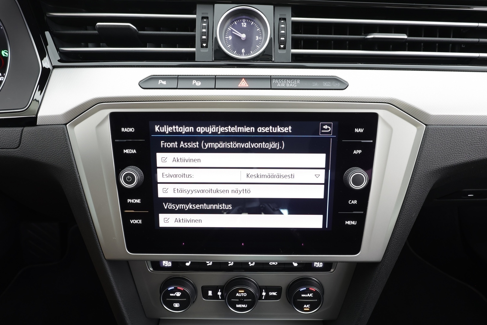 VOLKSWAGEN Passat 2019