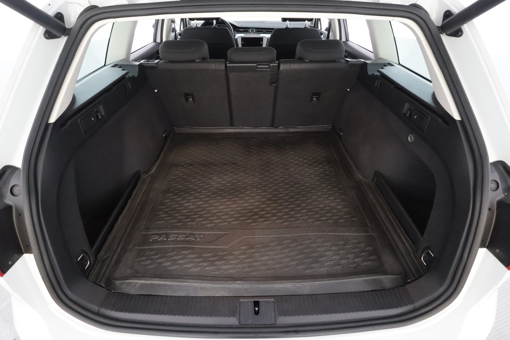 VOLKSWAGEN Passat 2019