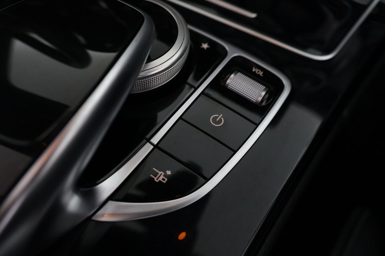 MERCEDES-BENZ C 2017