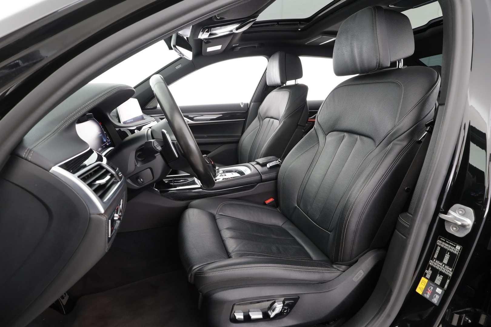 BMW 745 2020