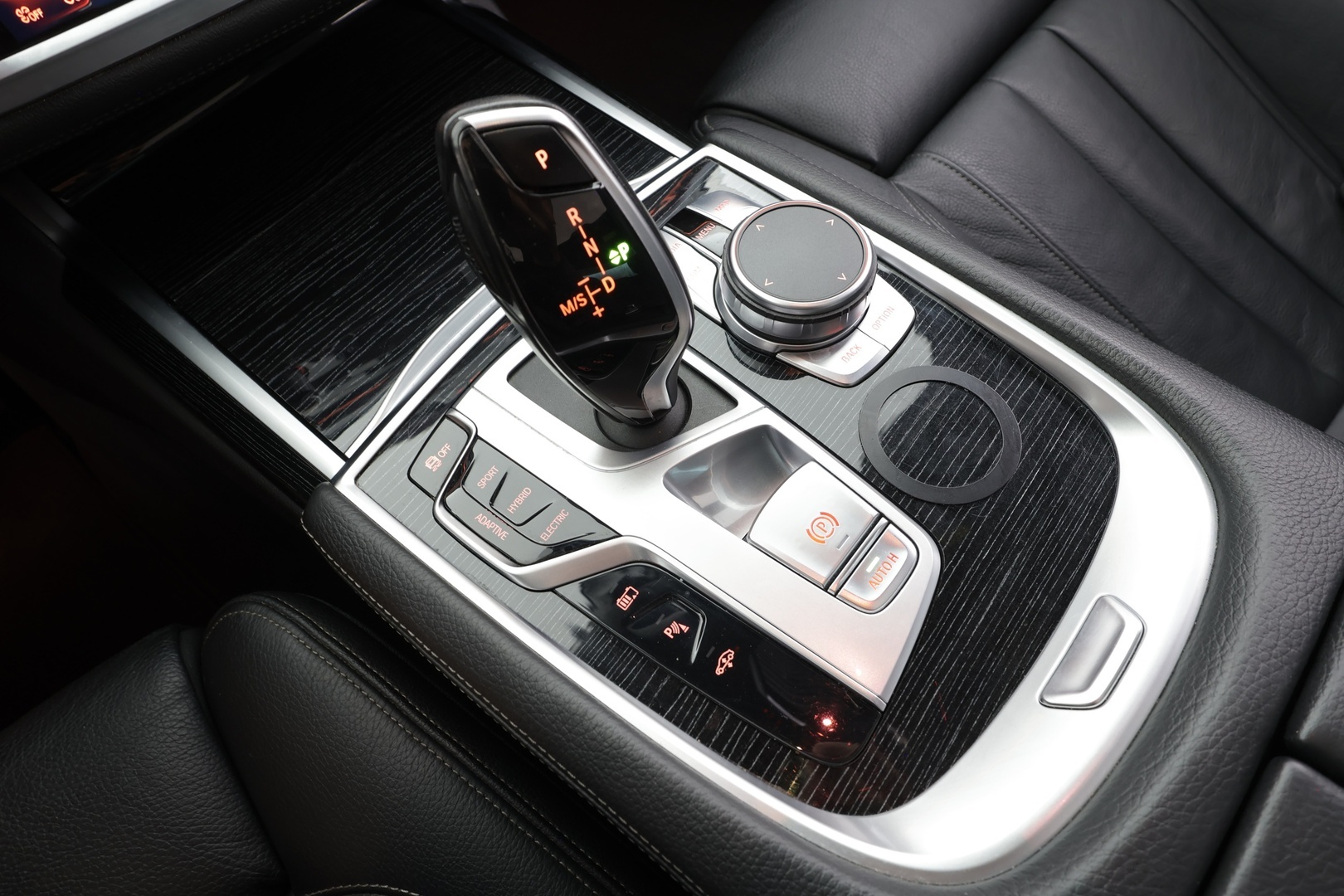 BMW 745 2020