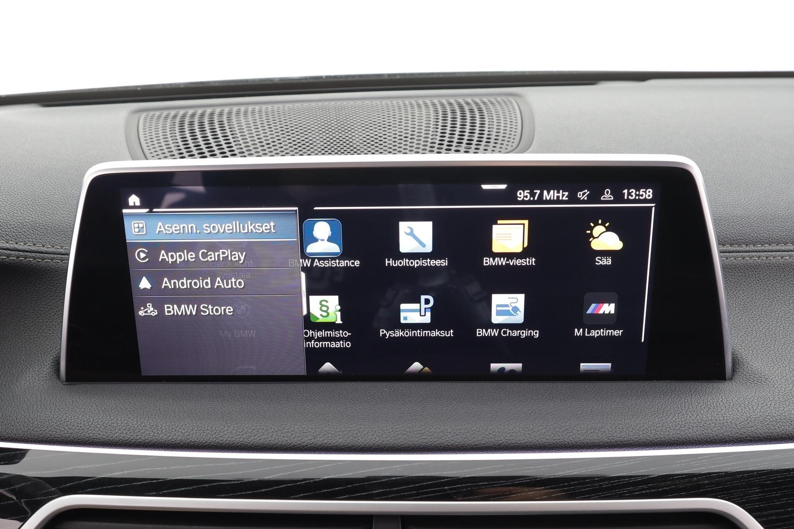 BMW 745 2020