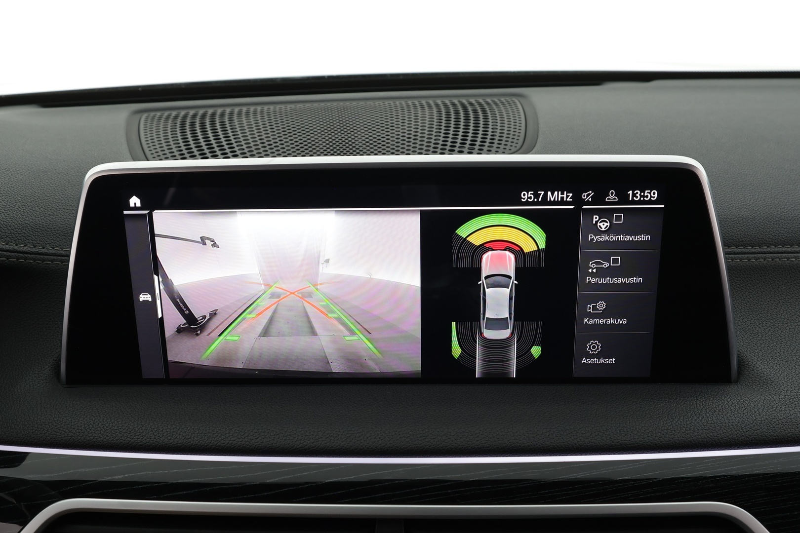 BMW 745 2020