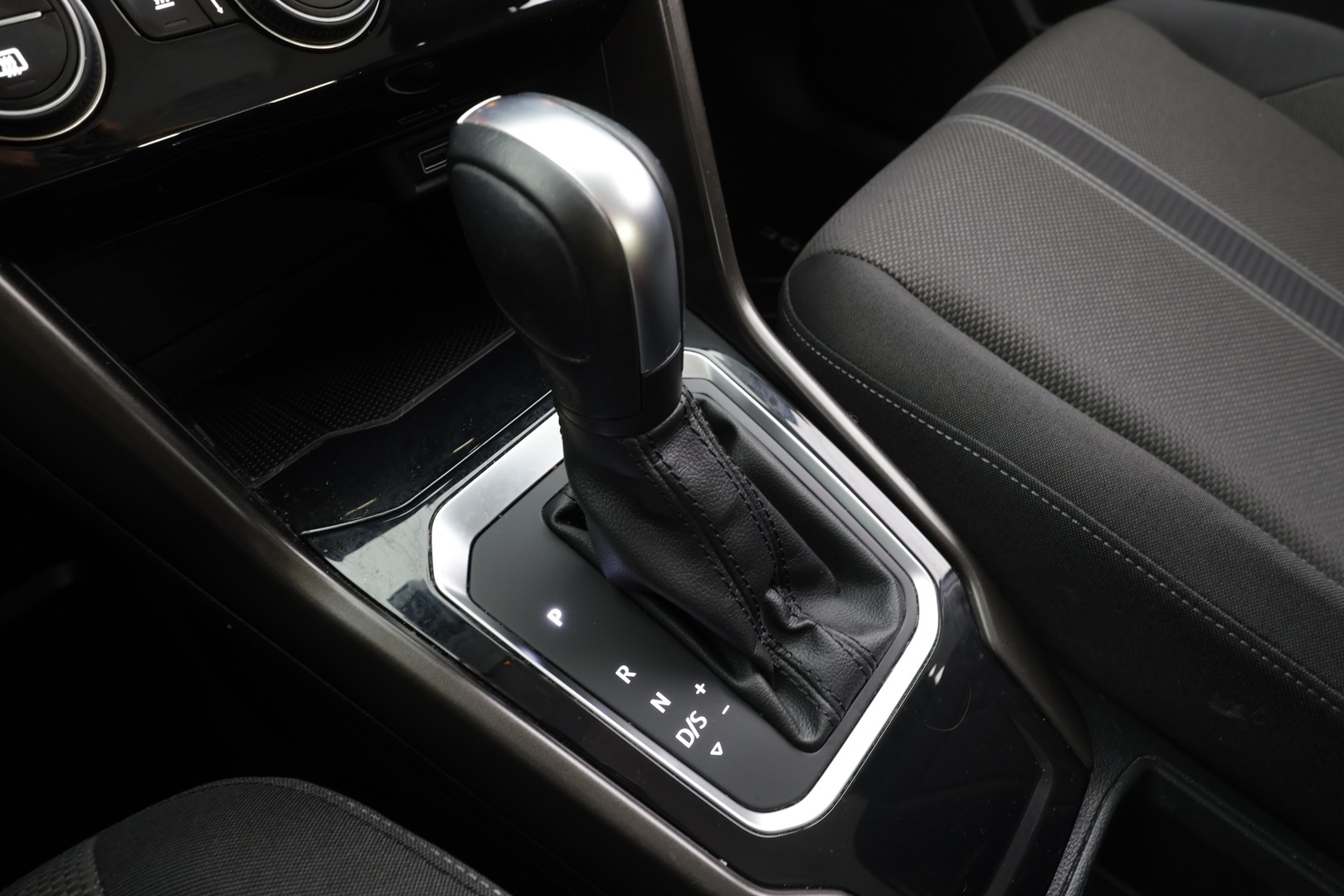 VOLKSWAGEN T-Roc 2020