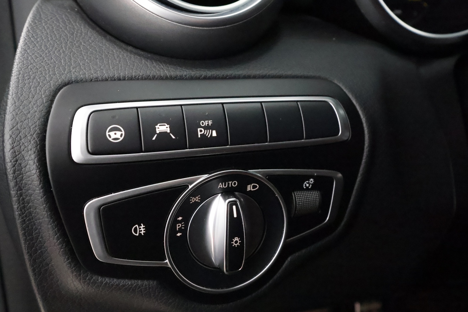 MERCEDES-BENZ C 2019