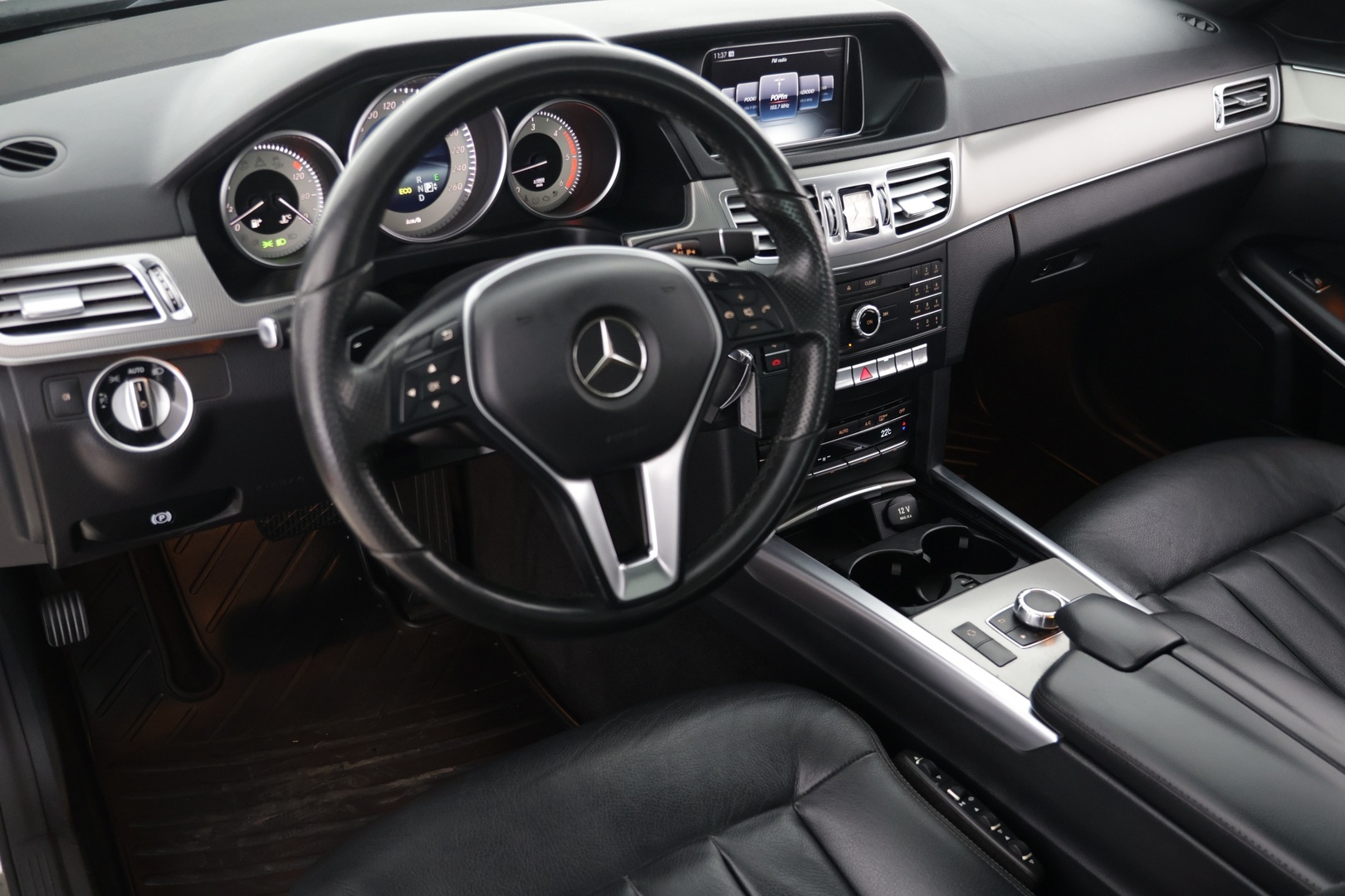 MERCEDES-BENZ E 2015