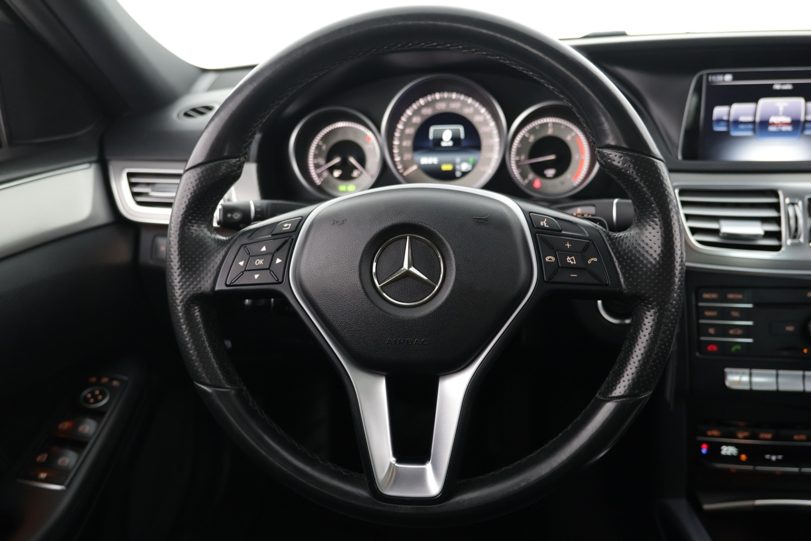 MERCEDES-BENZ E 2015