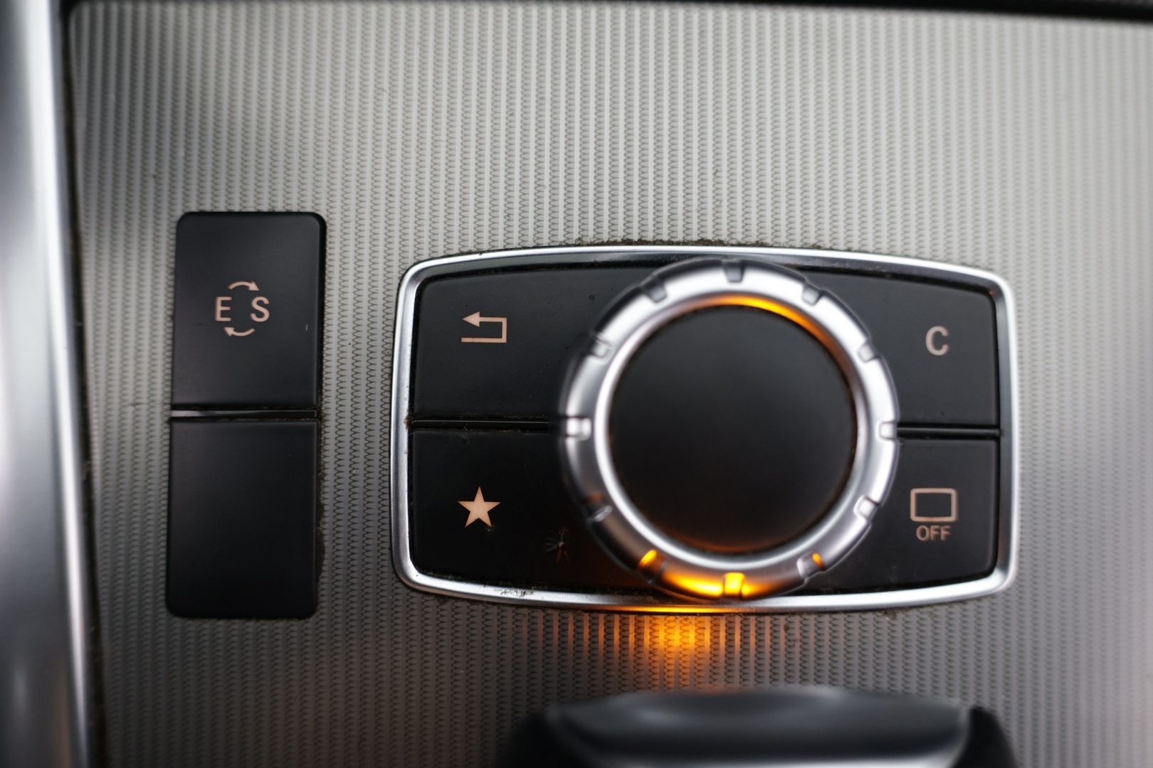 MERCEDES-BENZ E 2015