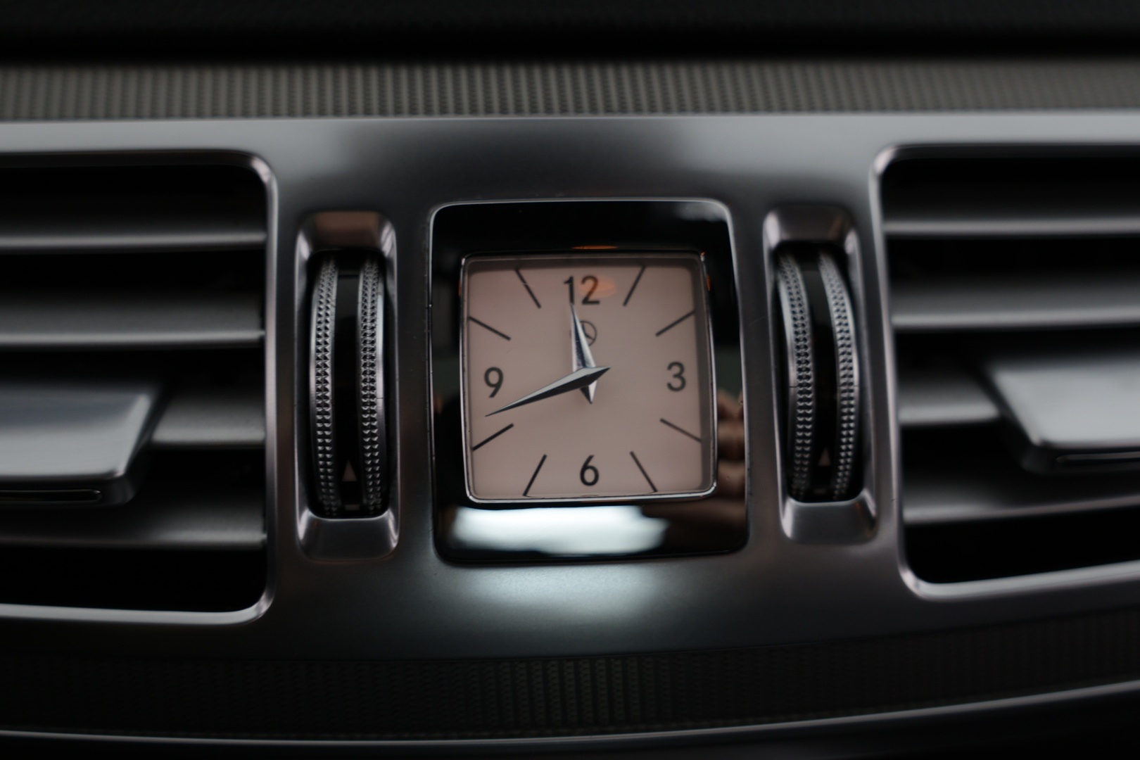 MERCEDES-BENZ E 2015