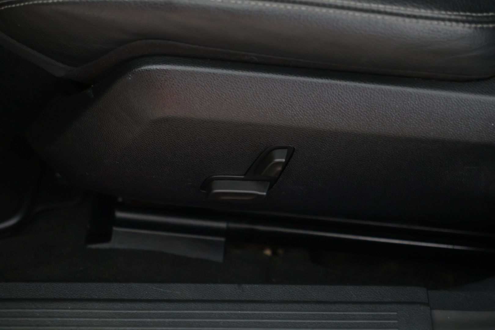 MERCEDES-BENZ E 2015