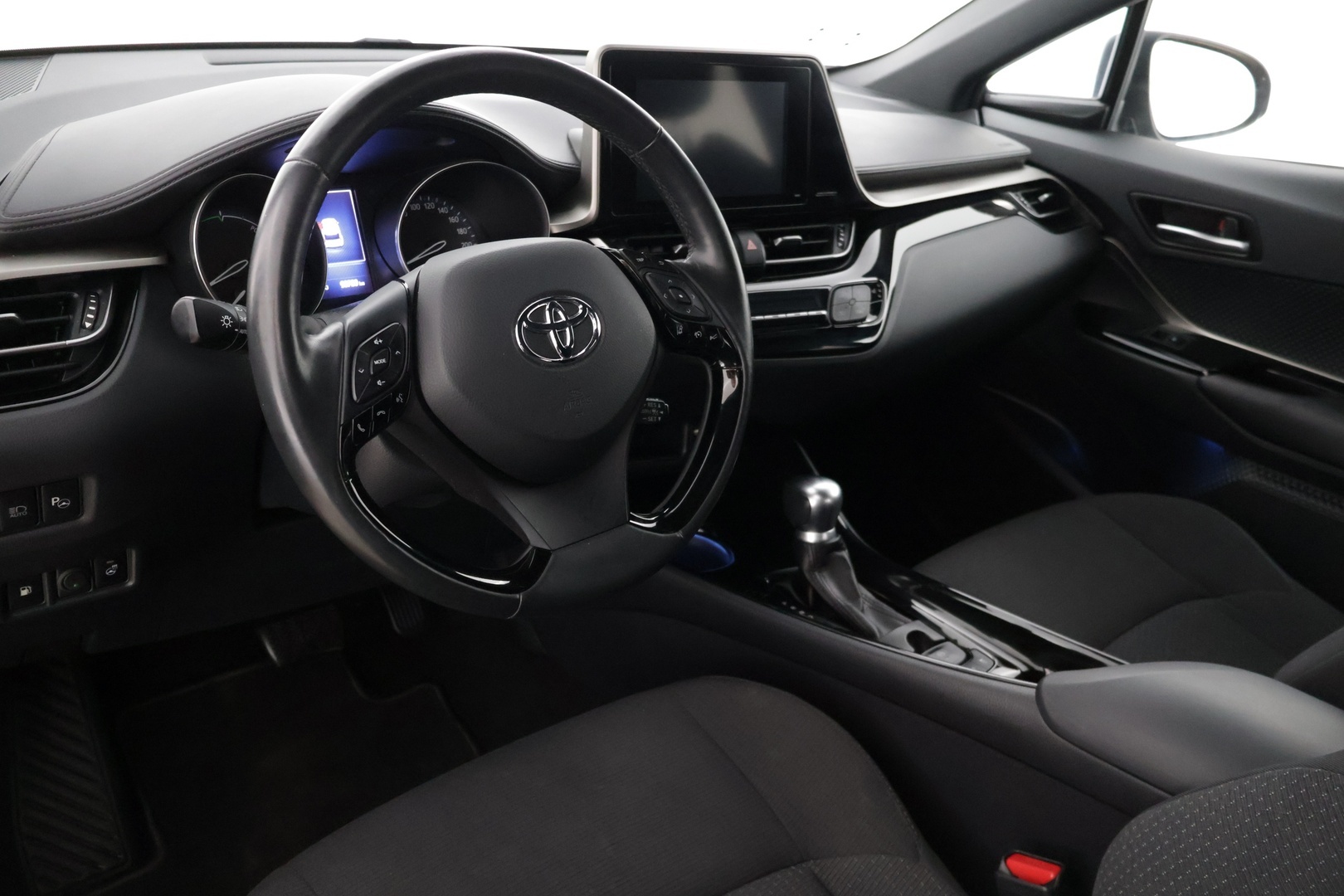 TOYOTA C-HR 2019