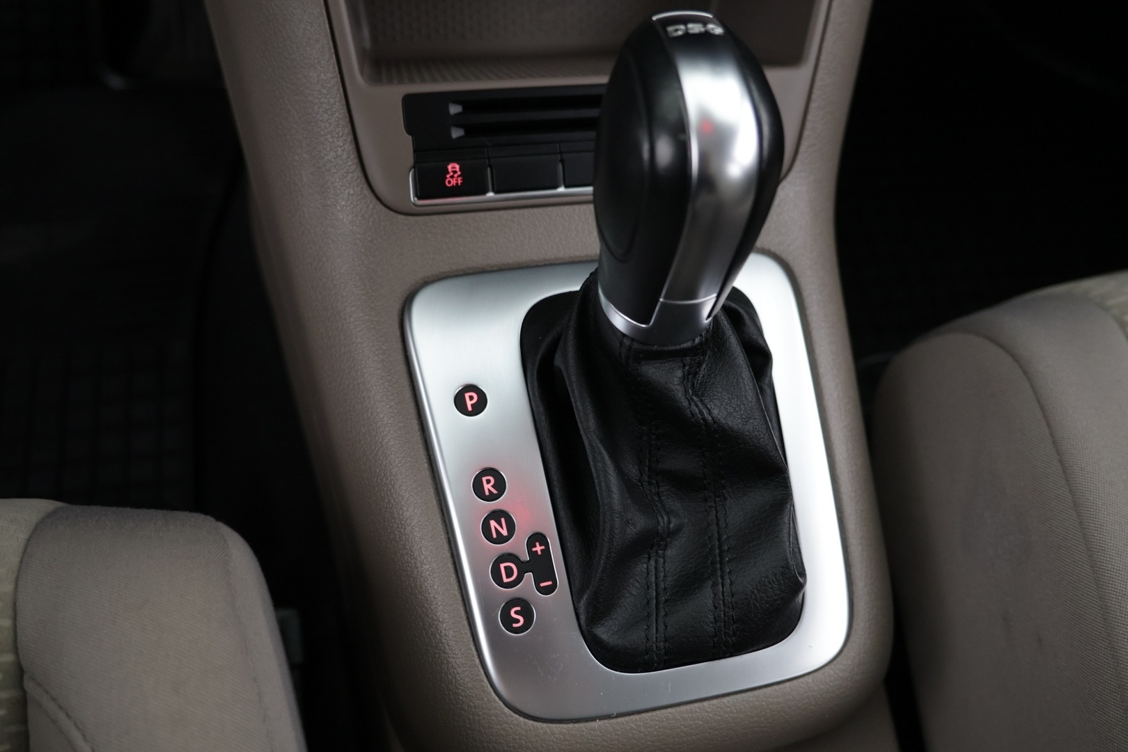 VOLKSWAGEN Golf Plus 2012