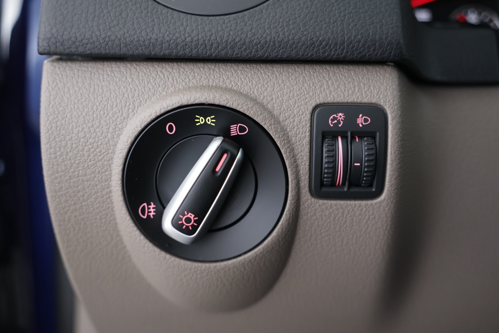 VOLKSWAGEN Golf Plus 2012