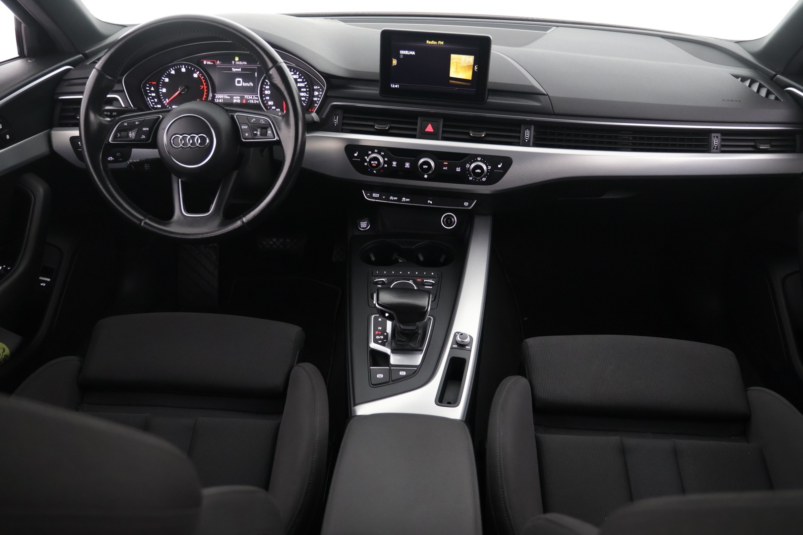AUDI A4 2016